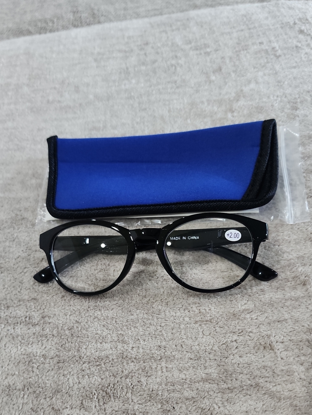 NWT Reading Glasses +2.00 With Case